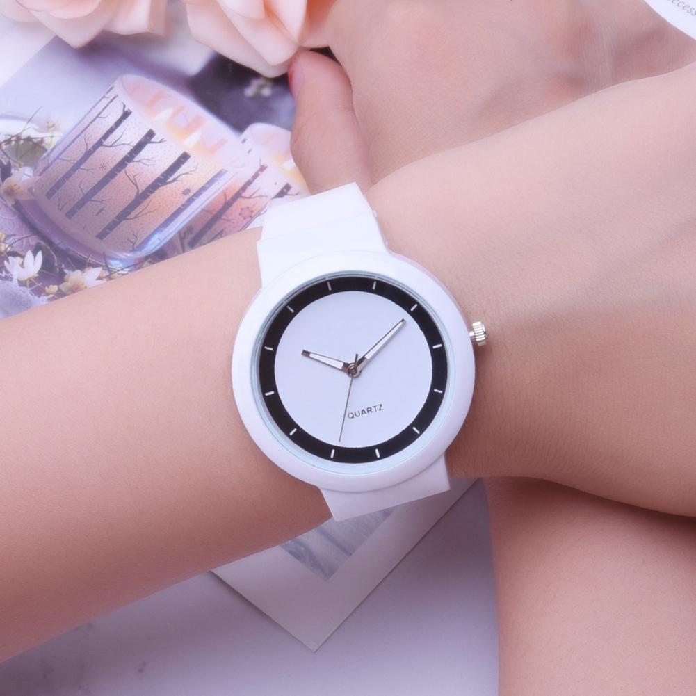 Montre Minimaliste Femme Fashion Silicone Bande Analogique Quartz Strass A40