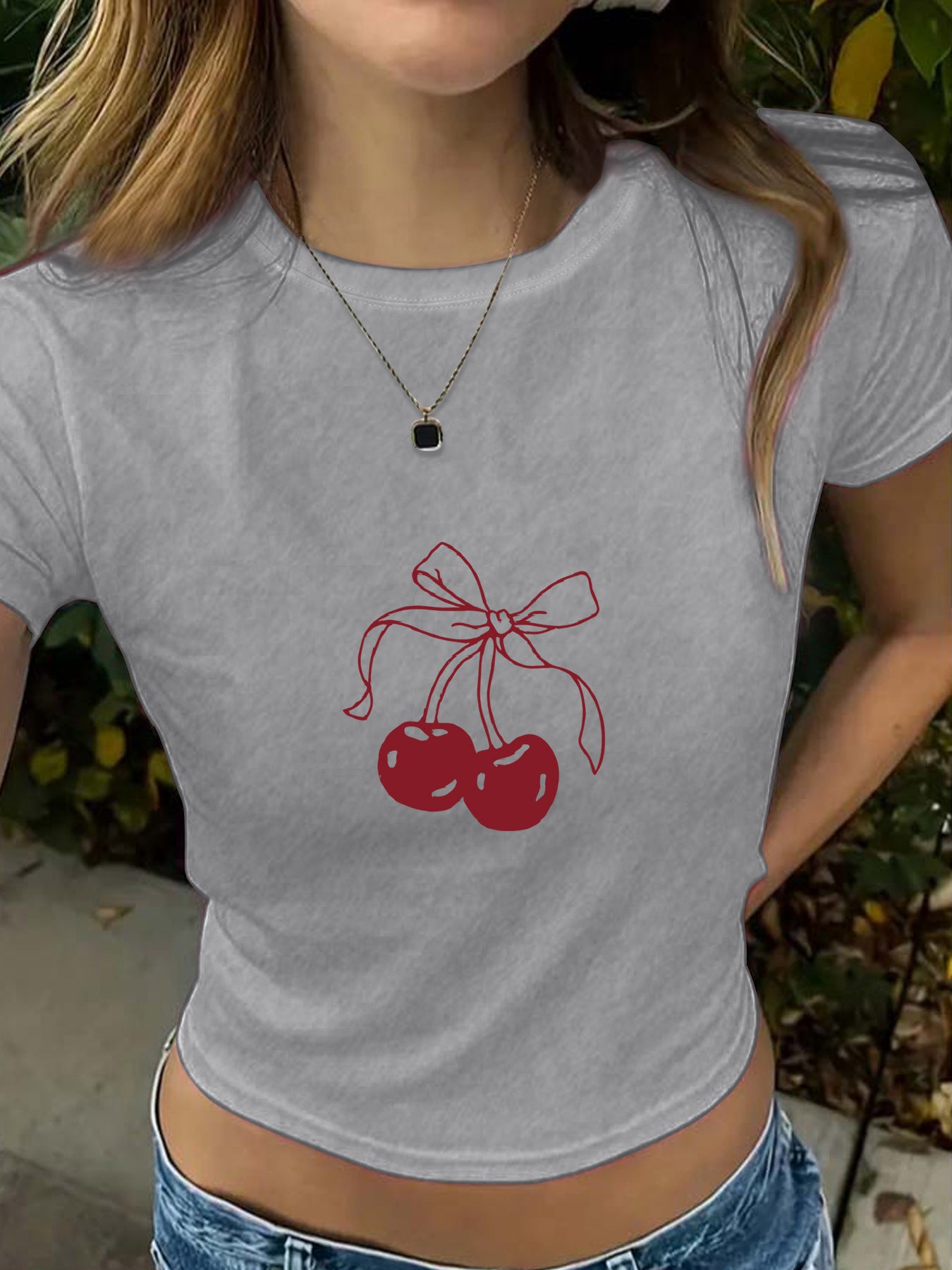 Round neck short cherry short sleeved shirt