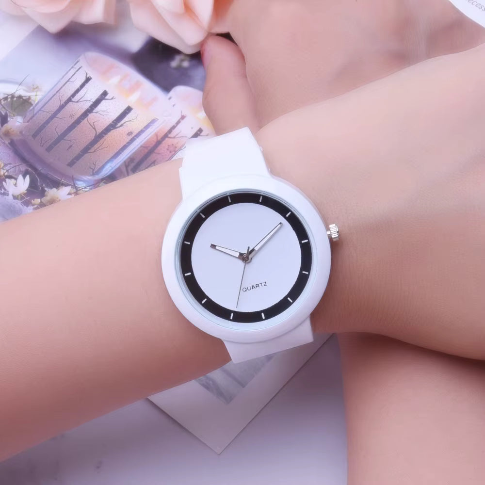 Montre Minimaliste Femme Fashion Silicone Bande Analogique Quartz Strass A40